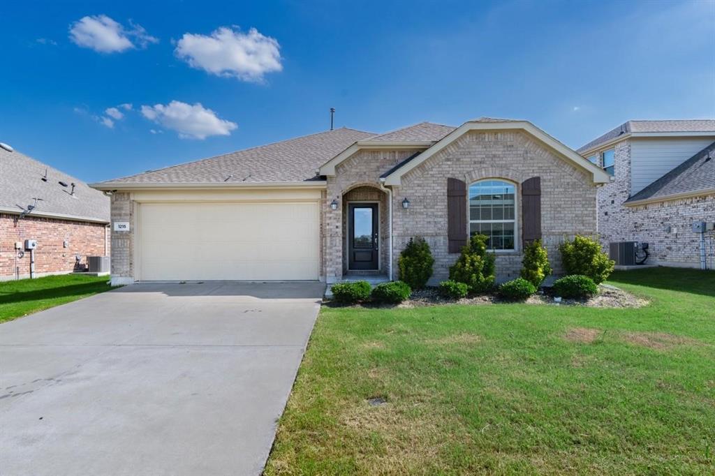 Discover this beautifully maintained 4-bedroom, 2-bathroom gem in the sought-after Avery Pointe community of Anna, TX. Built in 2020, this home boasts an open-concept layout with a gourmet kitchen featuring granite countertops, stainless steel appliances, and a gas stove. The spacious master suite includes a luxurious ensuite bath with a soaking tub and separate shower. Enjoy outdoor living in the backyard, with a covered patio, perfect for entertaining. Conveniently located near top-rated schools, shopping, dining, and with easy access to Highway 75. The community offers a pool, sidewalks, and parks, making it ideal for families.
