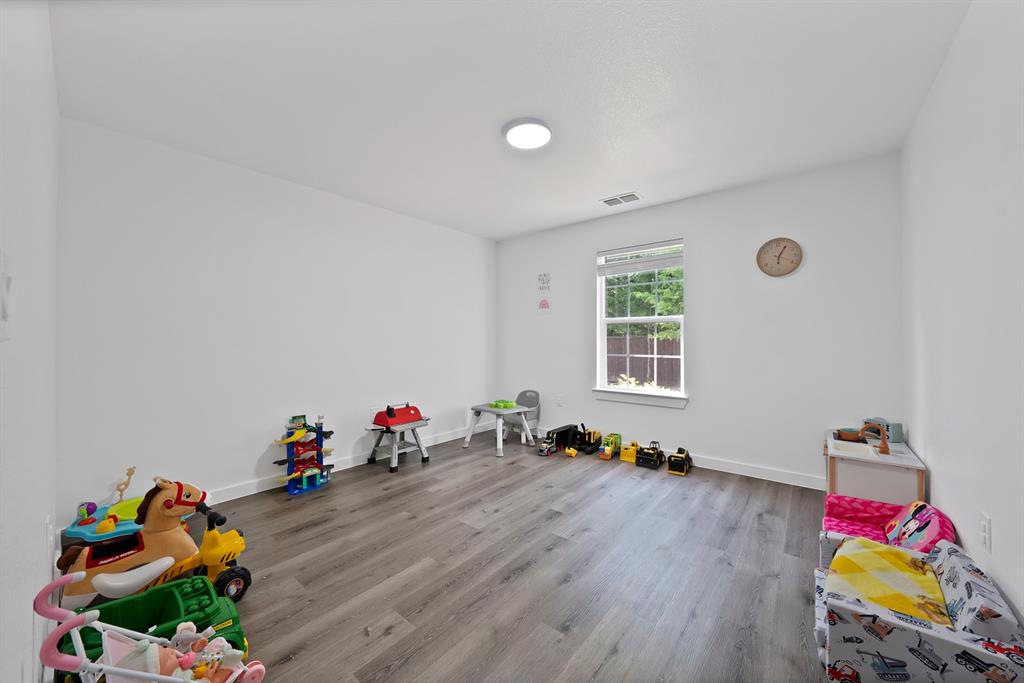 ACRES: 5.000 ABS: 794 TR: 3-02 SUR: RIGGS JAM - Residential