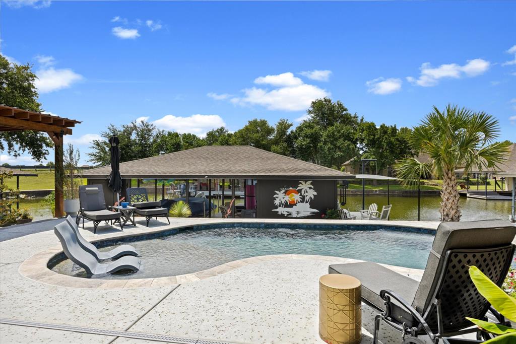 Waters Edge - Residential