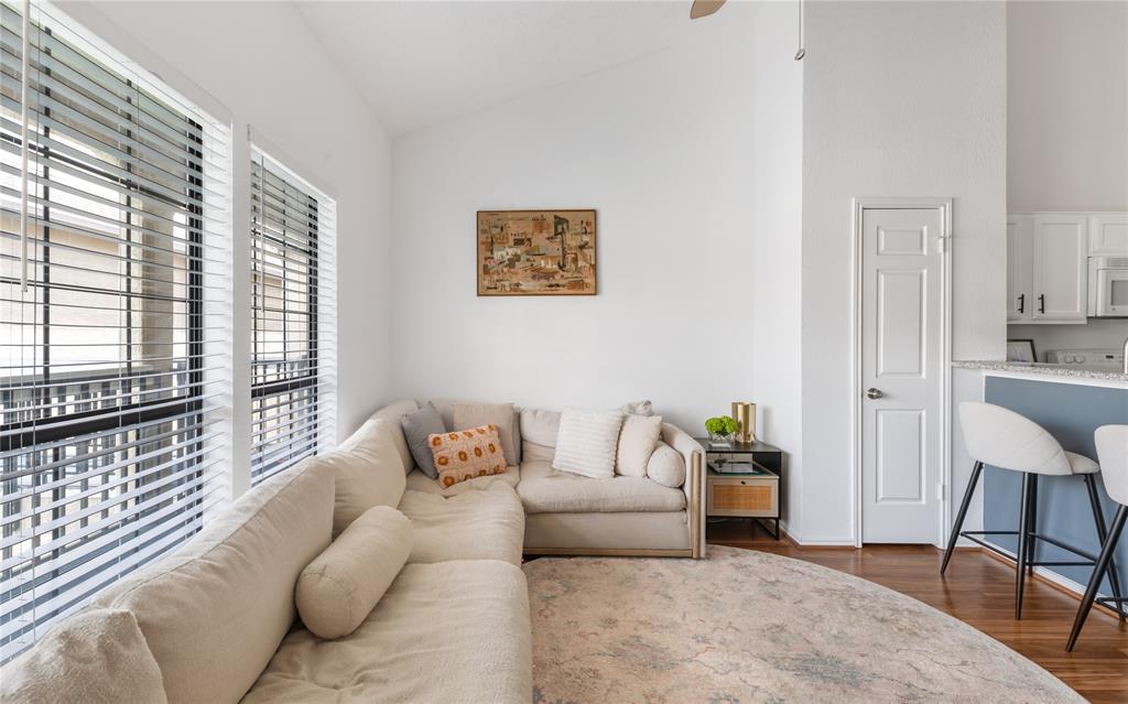 Lovers Lane Condos Ph I - IV - Residential