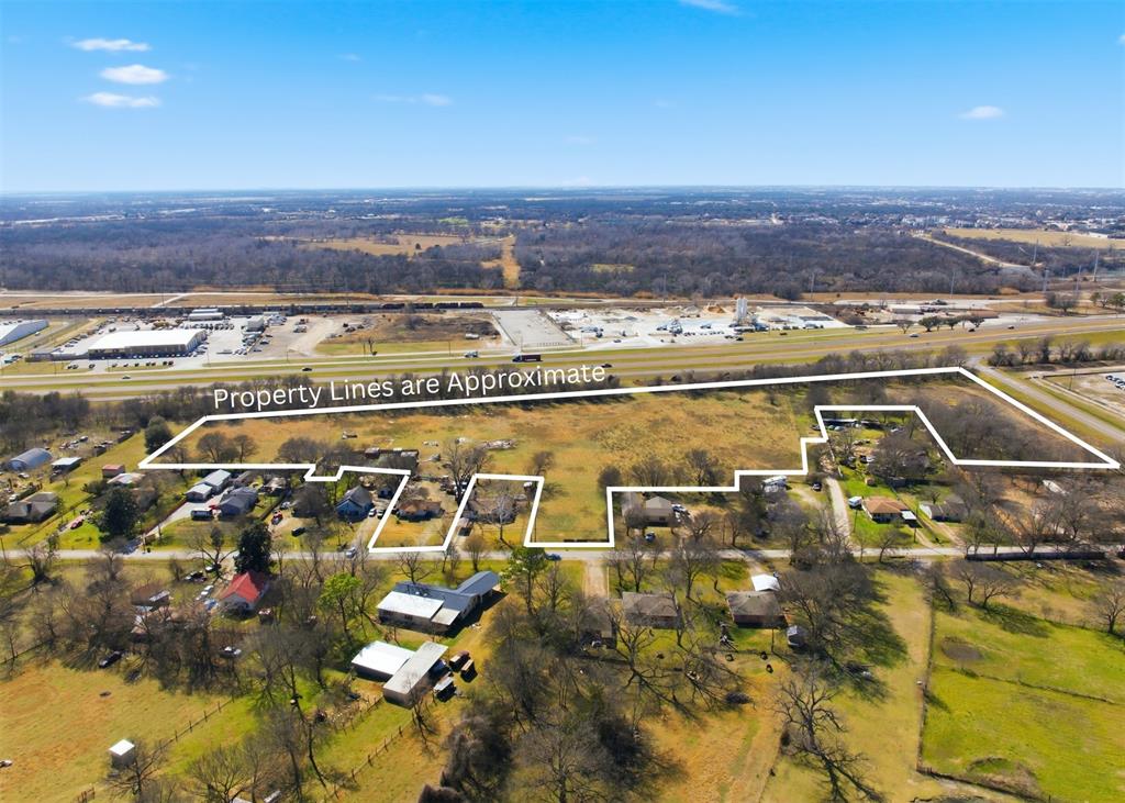 Tomas De La Vega - Residential