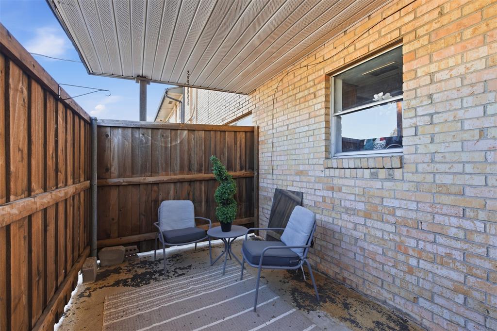 Sandhurst Plaza Condo - Residential