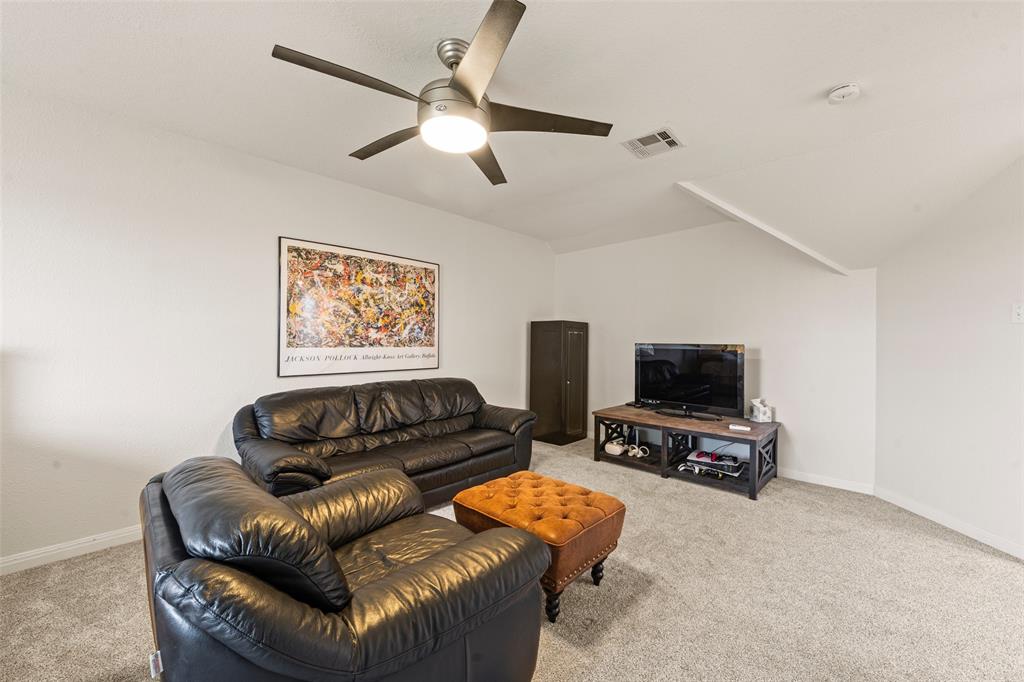 Three 17 River Oaks - Residential