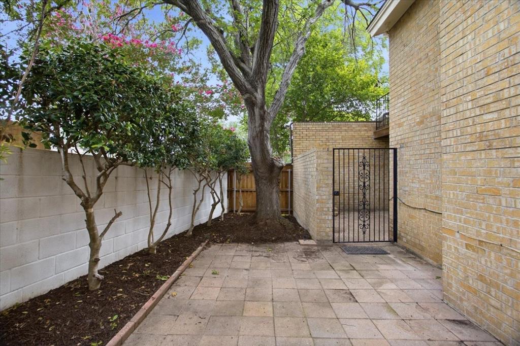 3737 Hulen Park - Residential