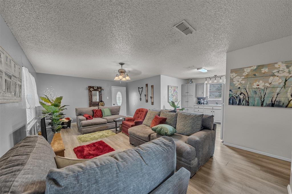 ACRES: 1.000 TRACT:25 ABST: A87 A87 T STEWART - Residential