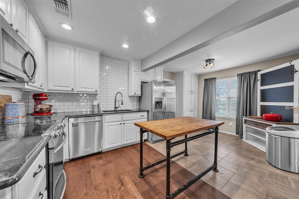ACRES: 1.000 TRACT:25 ABST: A87 A87 T STEWART - Residential