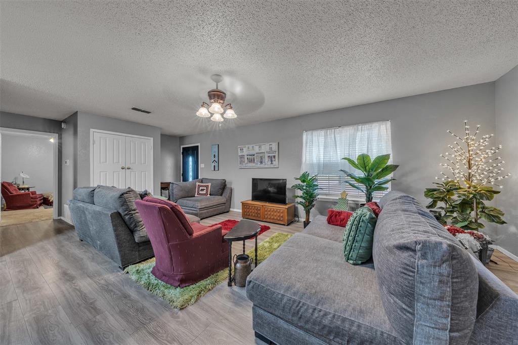 ACRES: 1.000 TRACT:25 ABST: A87 A87 T STEWART - Residential