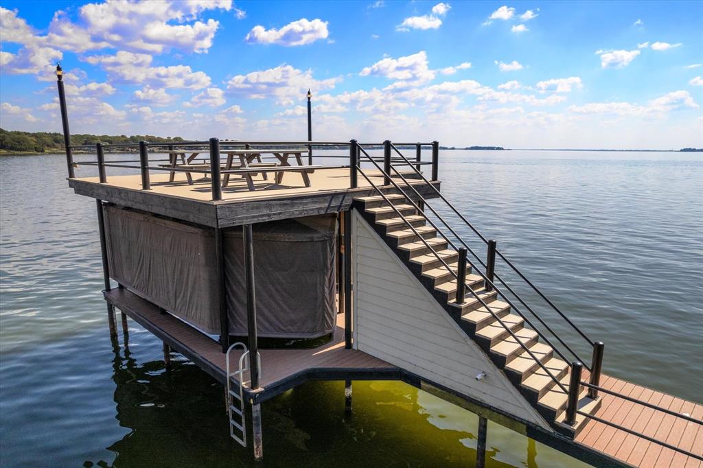 Deer Island Estate - Residential