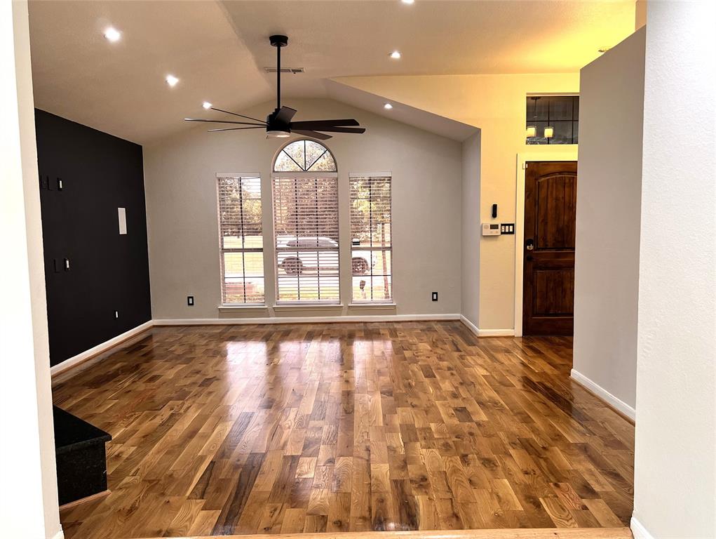 Casa Loma Estates Rep - Residential Lease