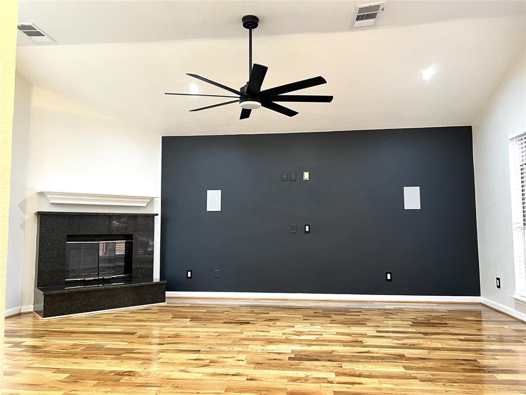 Casa Loma Estates Rep - Residential Lease