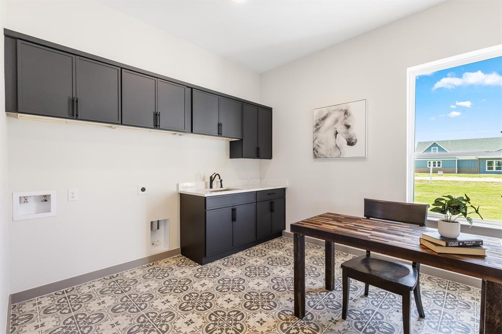 DIXIE ESTATES - Residential