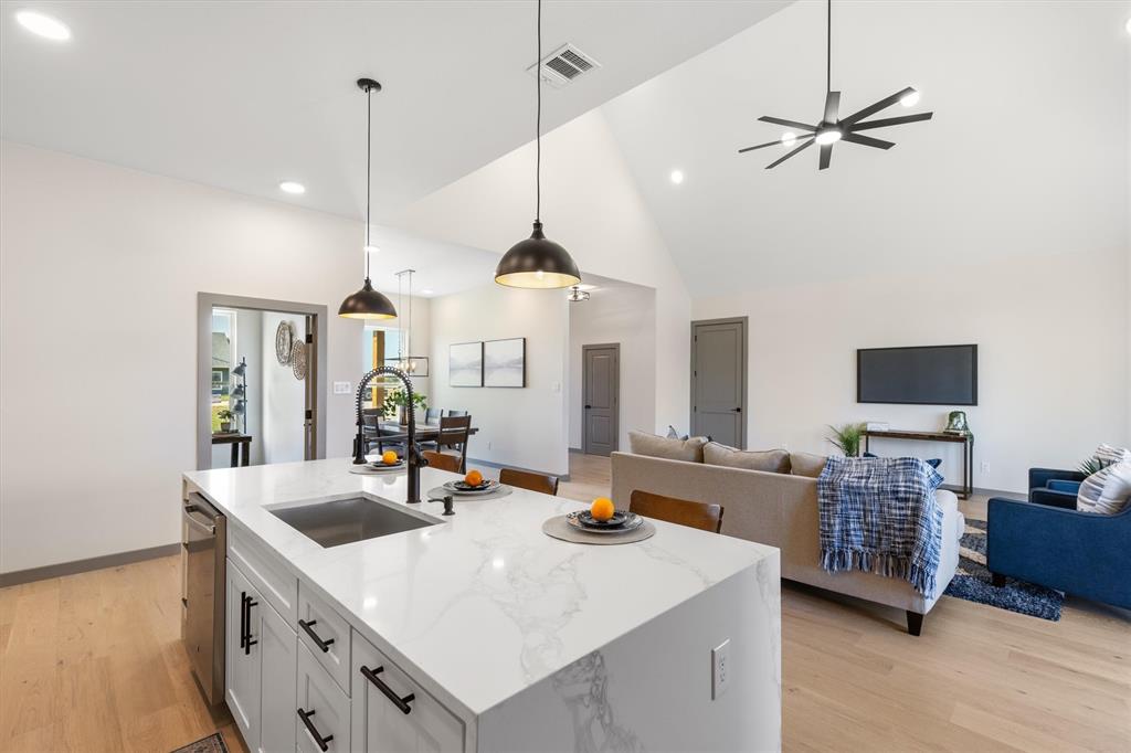 DIXIE ESTATES - Residential