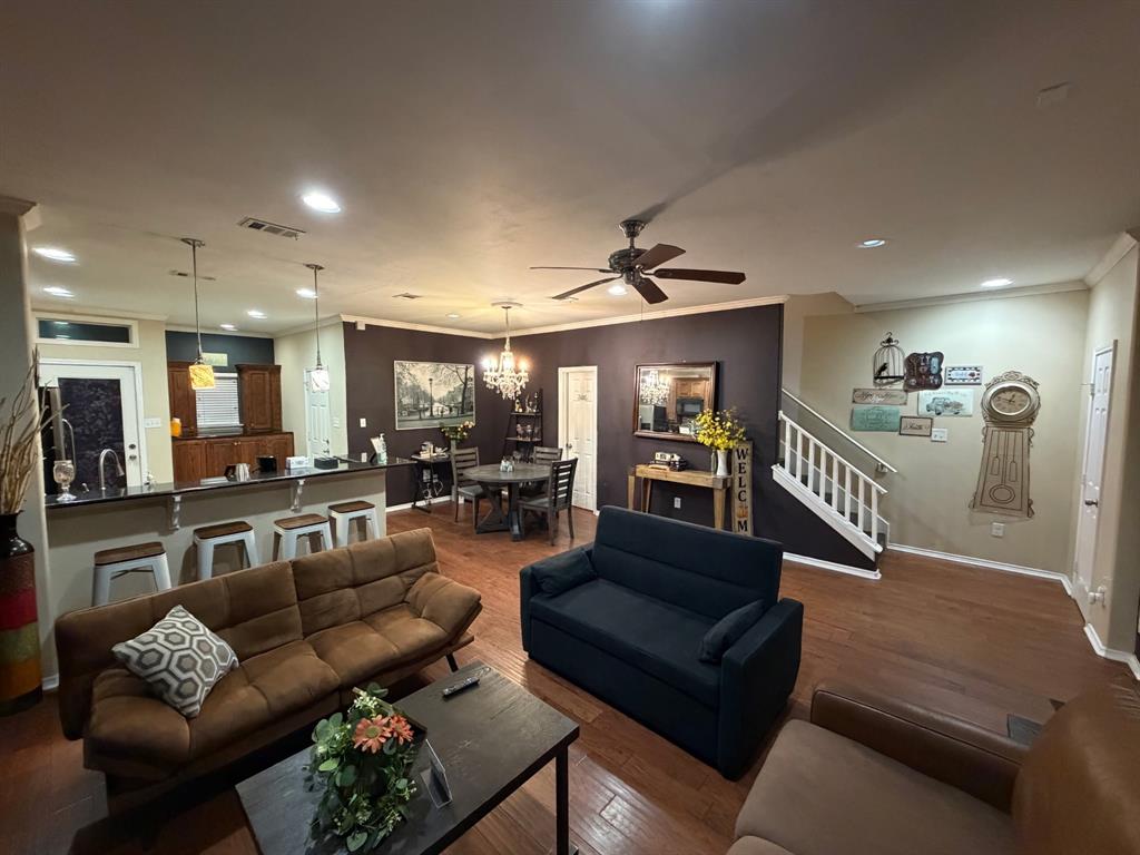 Bexar Street North Twnhms 01 - Residential