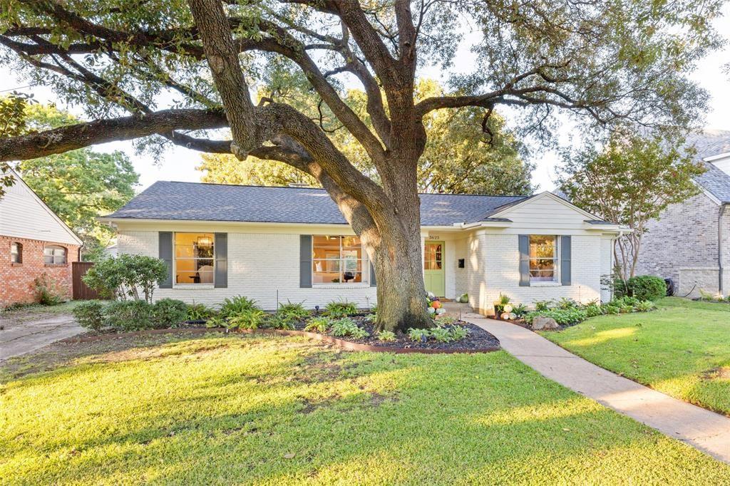 Large oak trees tower over this beautiful, freshly painted home on an almost quarter-acre lot. From the moment you walk through the door, you're greeted with a bright, open floor plan and updates throughout. The bonus room offers flexibility as an office, sunroom, or playroom and overlooks the large backyard. Major updates included HVAC (2019), smart water heater (2019), water-sewer lines (2020), roof (2020), and stainless-steel appliances (2017–2018). The home is located in the popular Sparkman neighborhood, known for community events, with optional access to Sparkman Club amenities including pools, tennis courts, clubhouse, and playground.