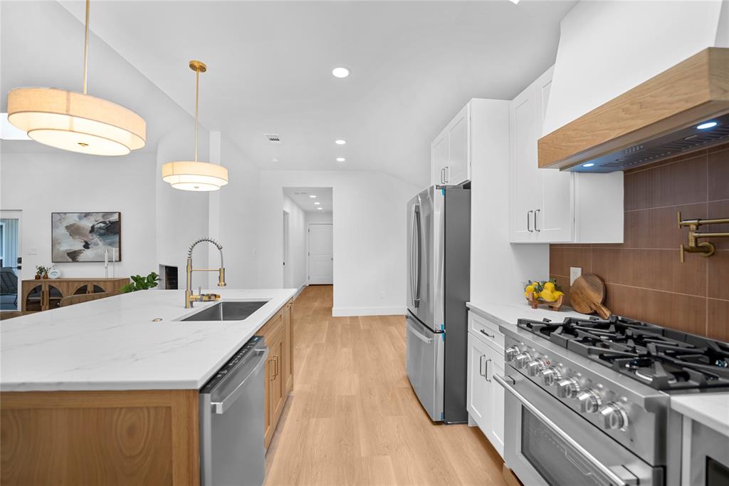 HILLCREST MANOR 1ST SEC - Residential