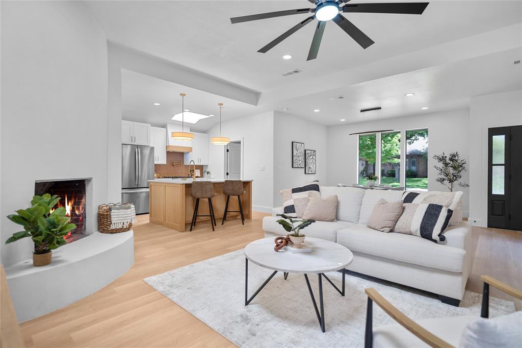 HILLCREST MANOR 1ST SEC - Residential