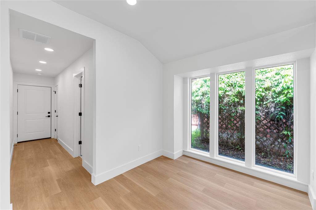 HILLCREST MANOR 1ST SEC - Residential
