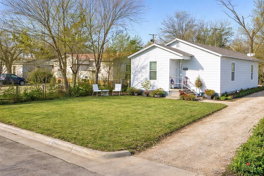 Great opportunity to add to your portfolio or start your investment journey! This 3 bedroom, 1 bath home sits on a 6,885 sq ft lot in the established Rosedale Park Addition community. Solid bones with 1,152 sq ft of living space — ideal for a buy-and-hold rental or fix-and-flip strategy. Conveniently located near major highways I-20, I-30, and I-820, with easy access to shopping, dining, and employment corridors. Zoned to Fort Worth ISD. Priced at $140,000 — sold as-is, seller to make no repairs. SELLERS ARE MOTIVATED — ALL OFFERS WELCOME!

More pictures to come, images used was virtually enhanced.