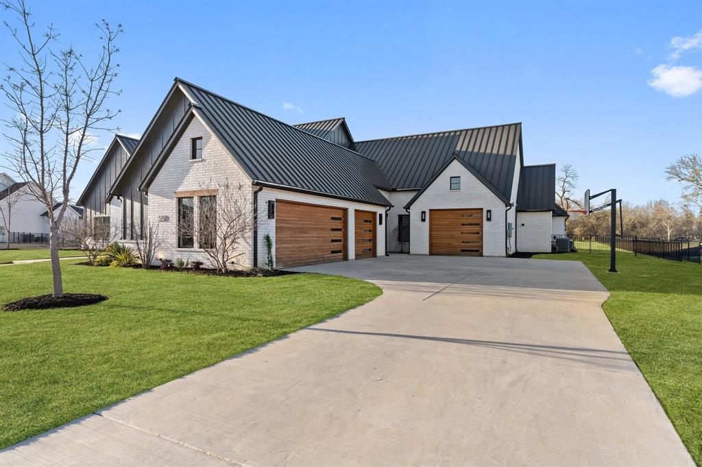 Hidden Creeks Pointe - Residential