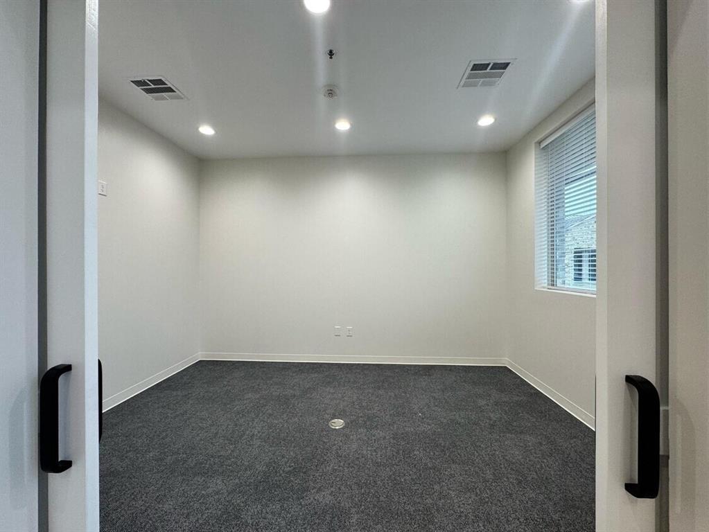 S11628 - Commercial Sale
