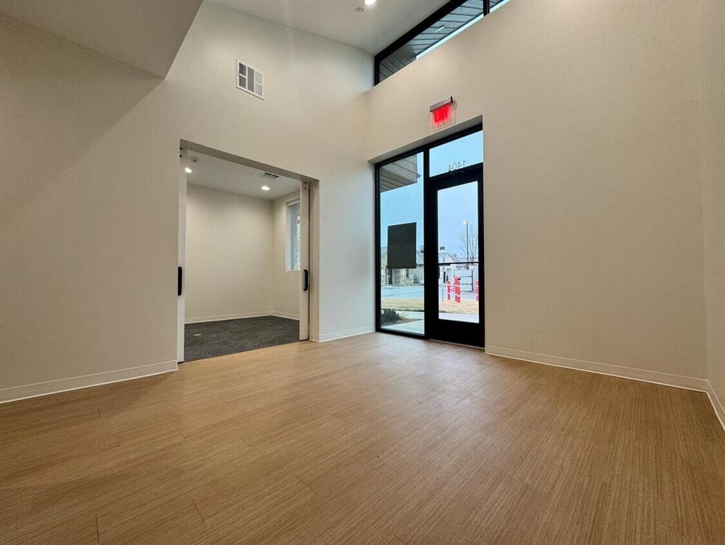 S11628 - Commercial Sale