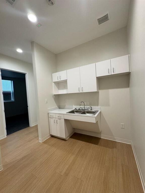 S11628 - Commercial Sale