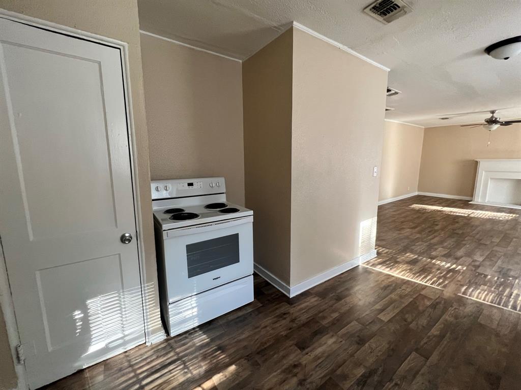 University Place 6th Filing - Residential Lease