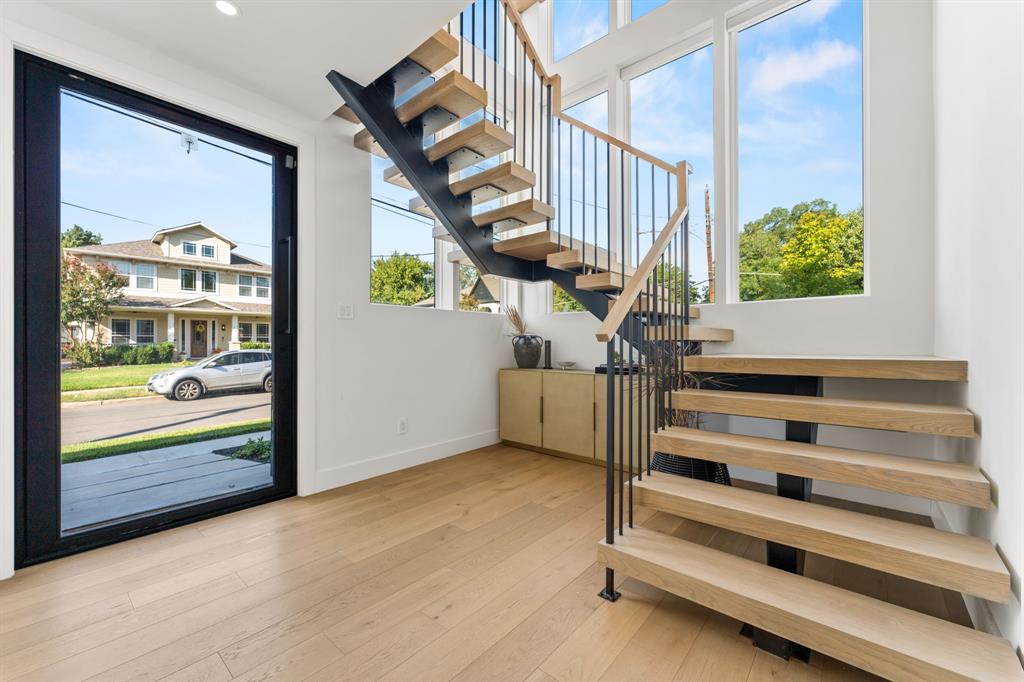 Henderson Ave - Residential