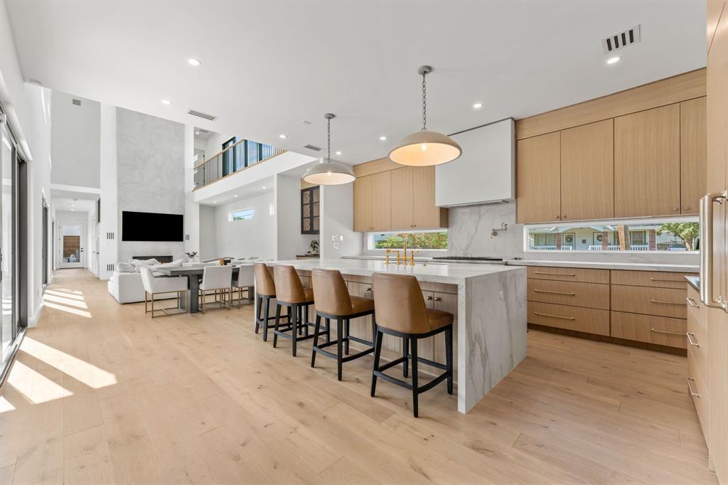 Henderson Ave - Residential