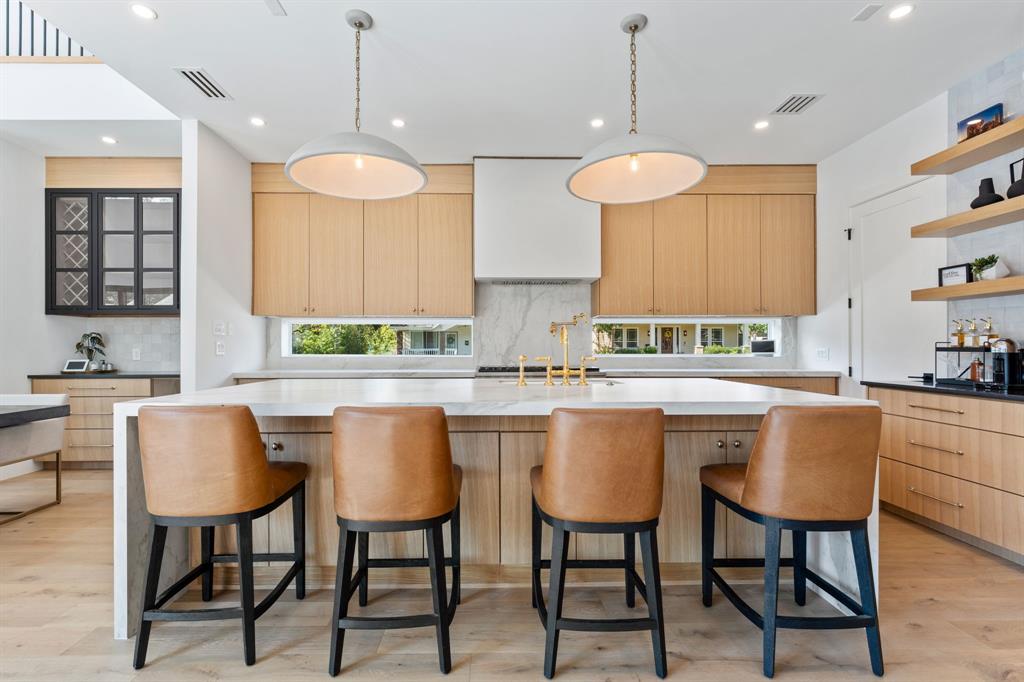 Henderson Ave - Residential