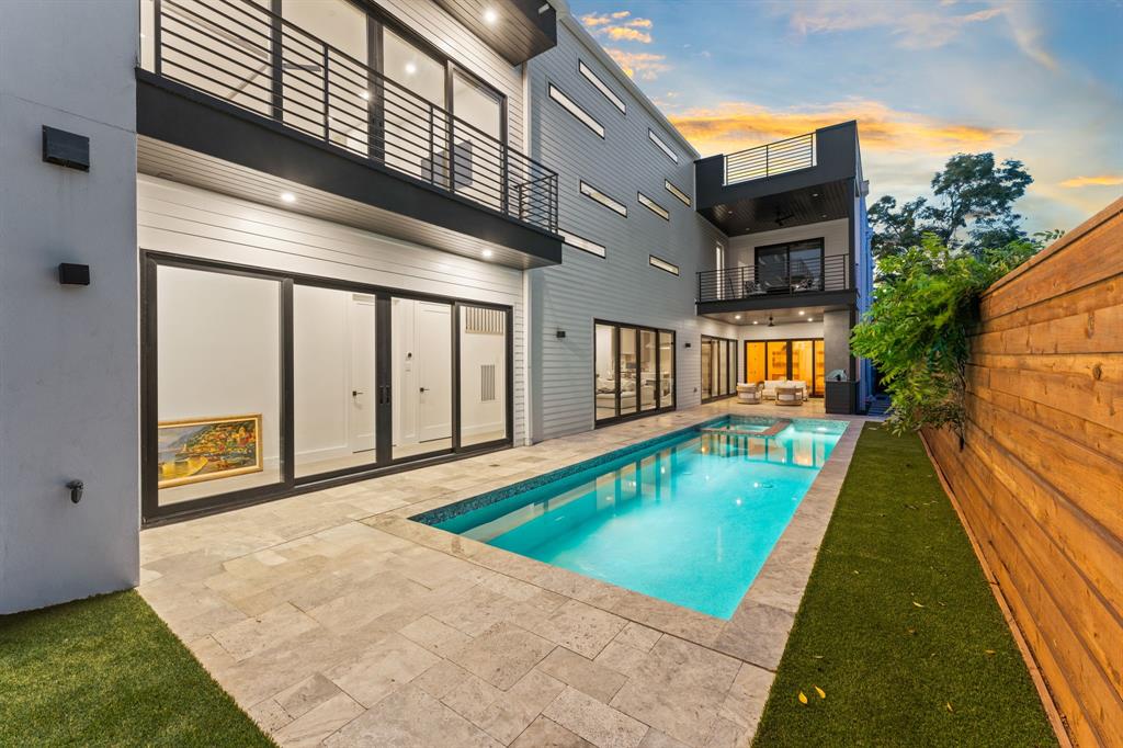 Henderson Ave - Residential