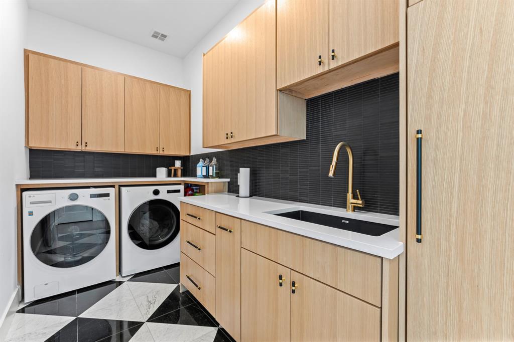Henderson Ave - Residential