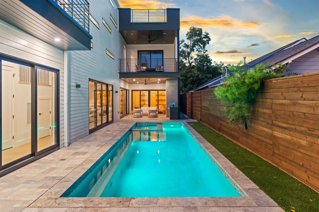 Henderson Ave - Residential