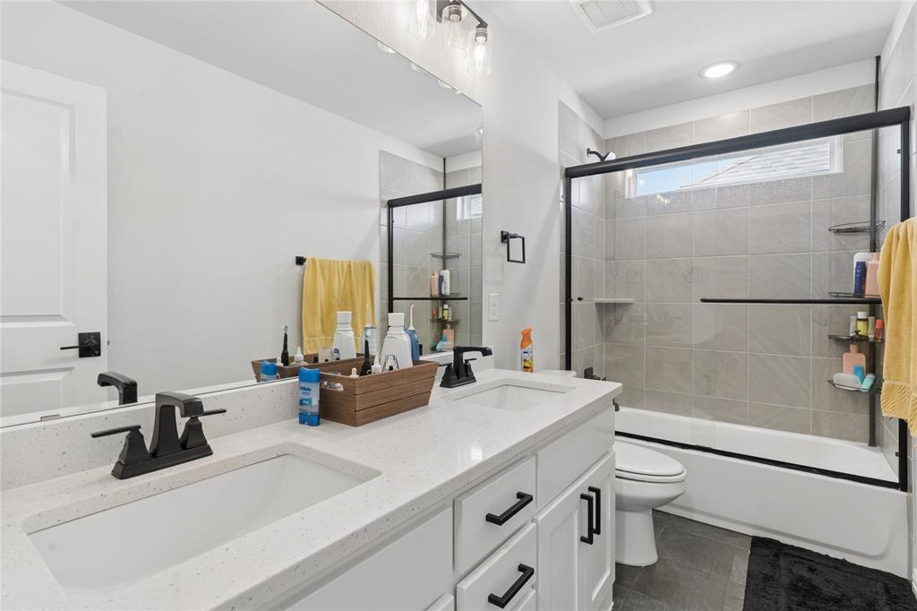 Castle Hills Ph 10 Lewisvil - Residential