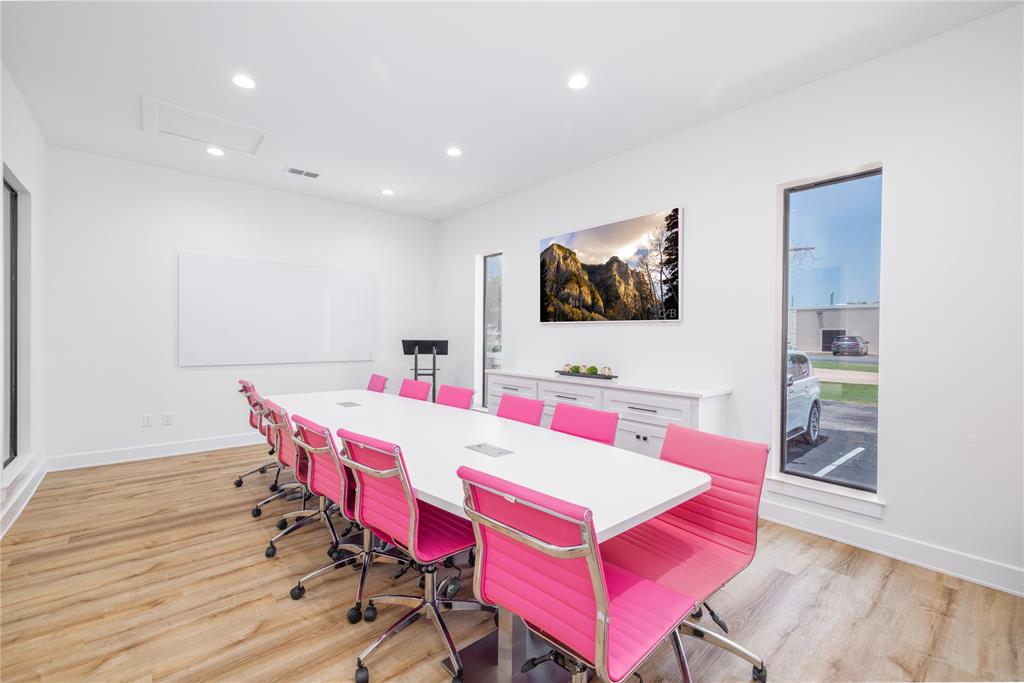 Three Palms - Commercial Sale
