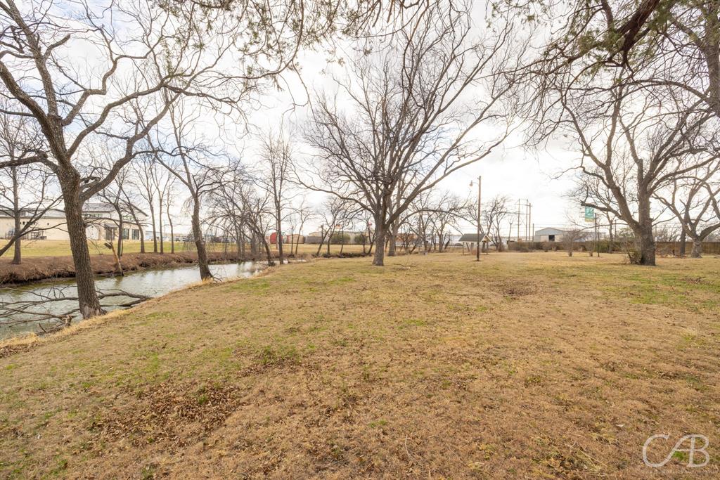 Three Palms - Commercial Sale