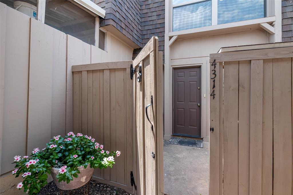DeCordova Bend Estates; Lakeview Twnhse Estate - Residential