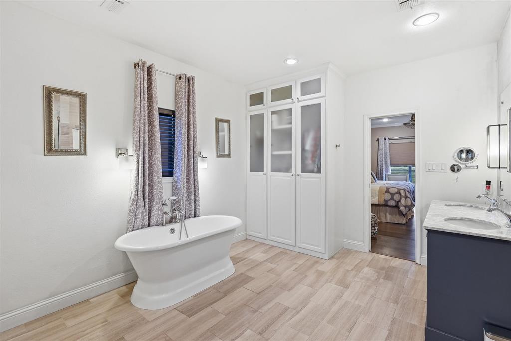 Decordova Bend Estate - Residential