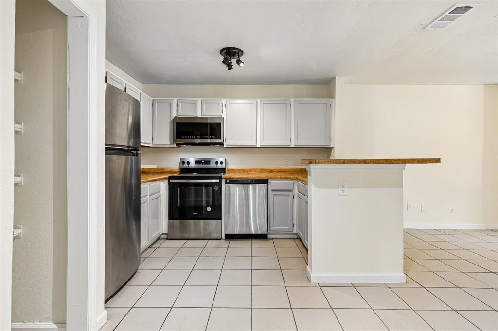 Sable Ridge Condos Ph 01-06 - Residential