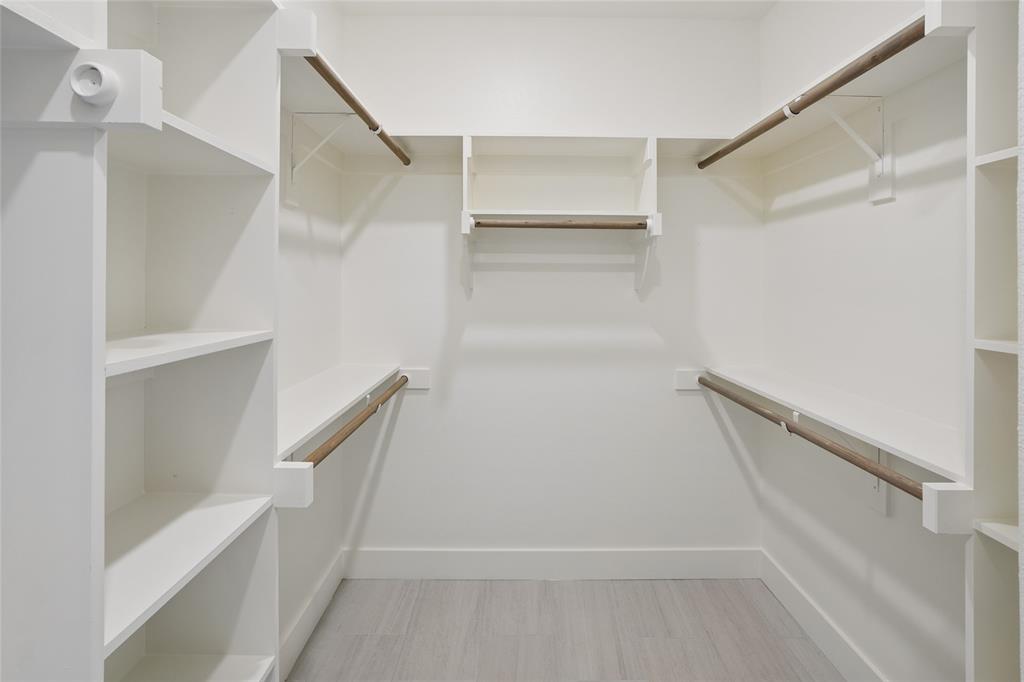 WINNETKA HEIGHTS - Residential
