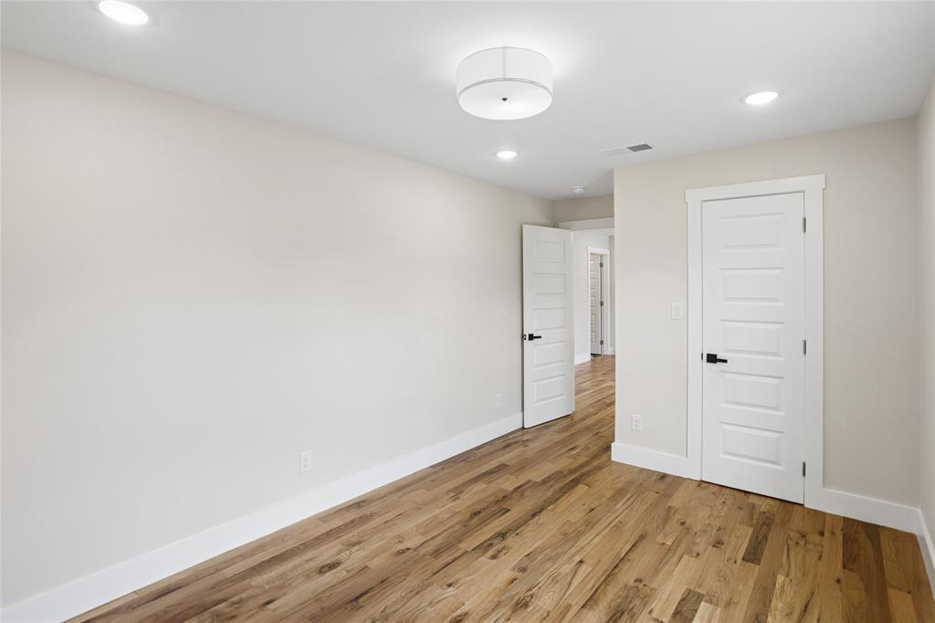 WINNETKA HEIGHTS - Residential