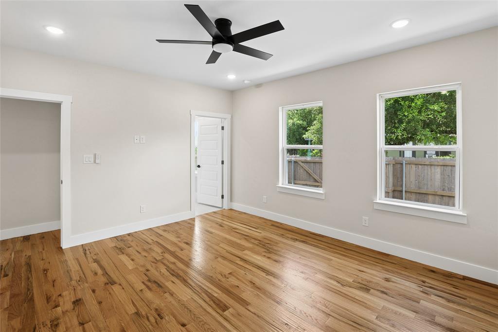 WINNETKA HEIGHTS - Residential