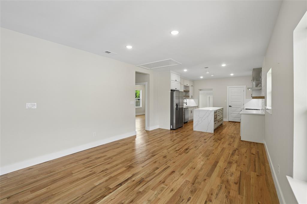 WINNETKA HEIGHTS - Residential