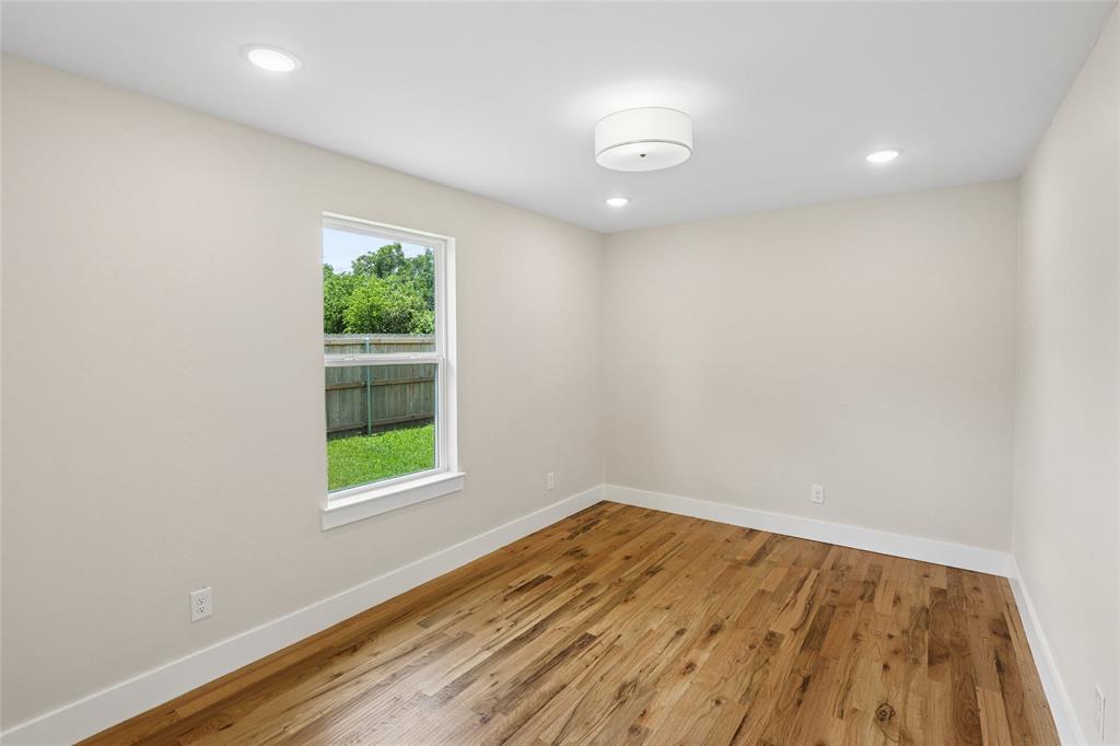 WINNETKA HEIGHTS - Residential