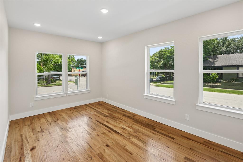 WINNETKA HEIGHTS - Residential