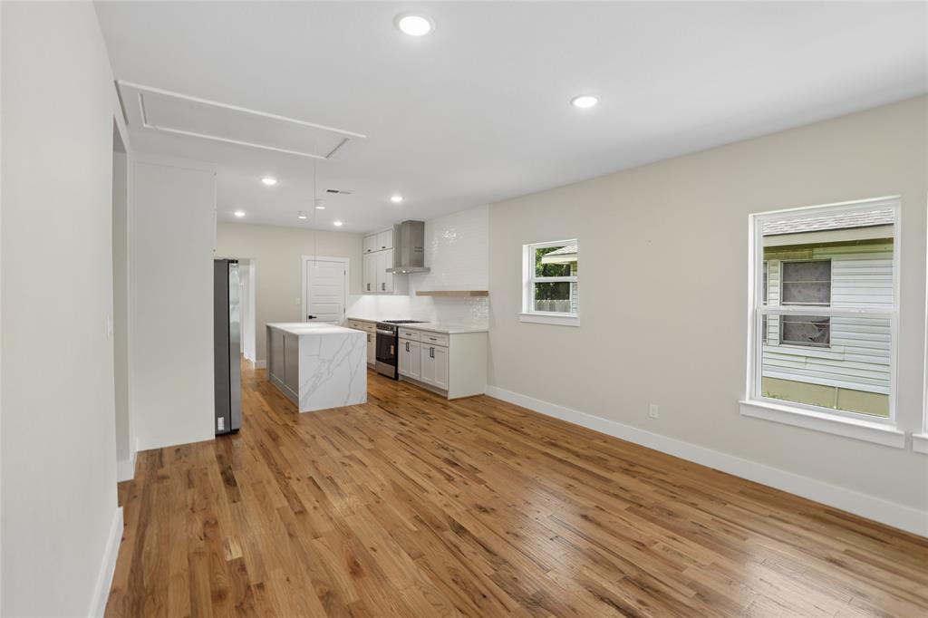 WINNETKA HEIGHTS - Residential