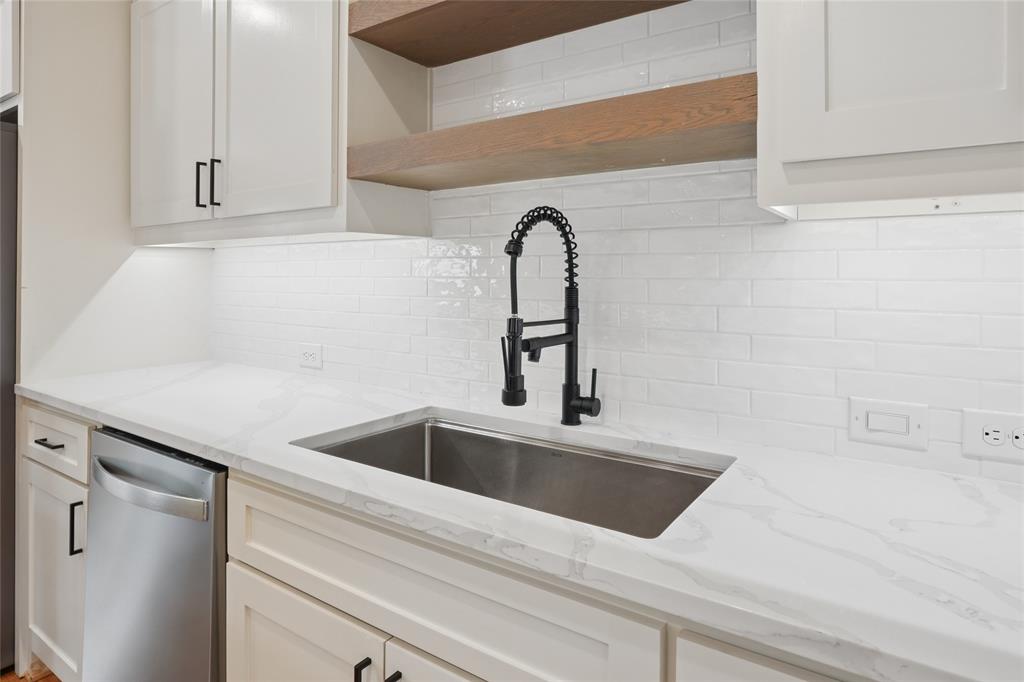 WINNETKA HEIGHTS - Residential