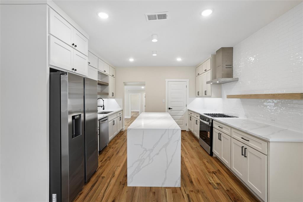 WINNETKA HEIGHTS - Residential