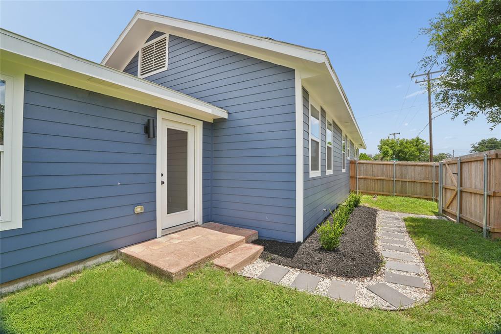 WINNETKA HEIGHTS - Residential
