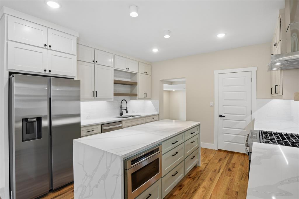 WINNETKA HEIGHTS - Residential